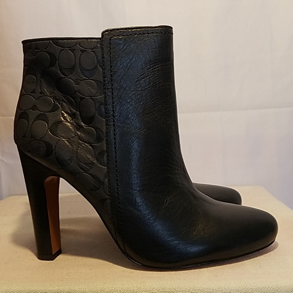 Coach Signature C Booties Size 9
